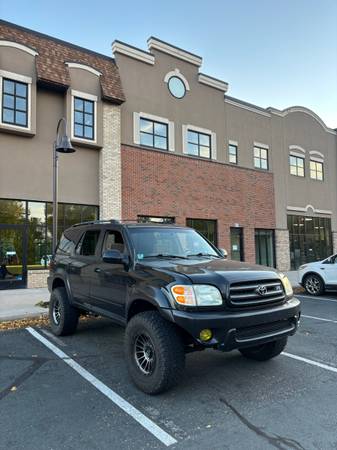 2004 Toyota Sequoia SR5 V8 4x4 Automatic — photo 3