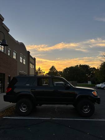 2004 Toyota Sequoia SR5 V8 4x4 Automatic — photo 4