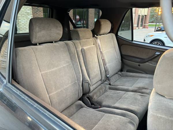 2004 Toyota Sequoia SR5 V8 4x4 Automatic — photo 11