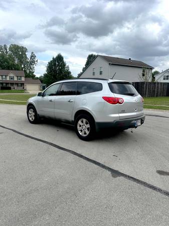 2012 Chevrolet Traverse LS All-wheel Drive Automatic — photo 3