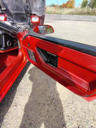 1985 Chevrolet Corvette Base 2dr Hatchback — photo 4