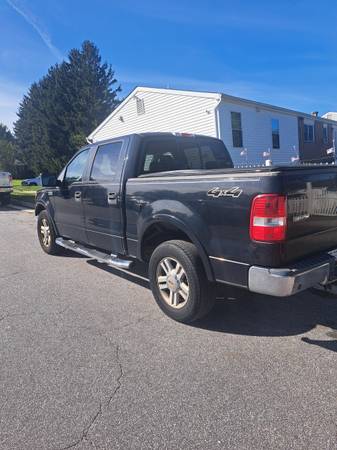 2005 Ford F 150 XL 4x2 Regular Cab Styleside 8 ft. box 145 in. WB Manual — photo 4