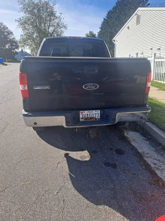 2005 Ford F 150 XL 4x2 Regular Cab Styleside 8 ft. box 145 in. WB Manual — photo 3