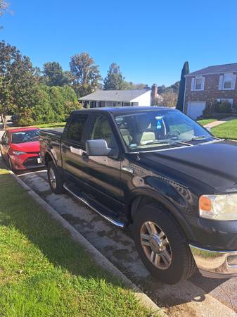 2005 Ford F 150 XL 4x2 Regular Cab Styleside 8 ft. box 145 in. WB Manual — photo 2