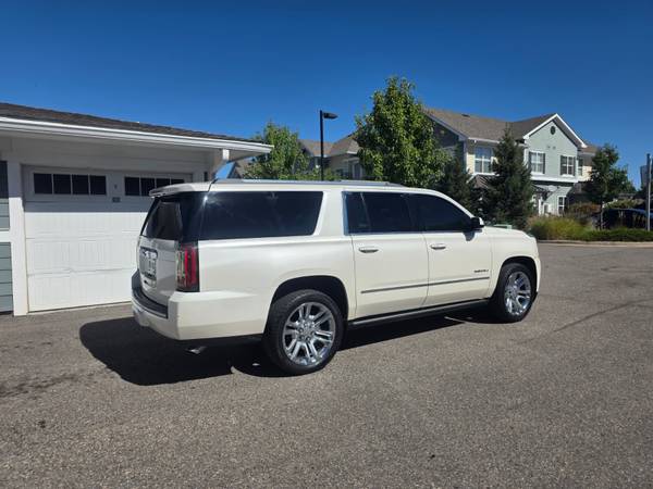 2015 GMC Yukon Denali 4x4 Automatic — photo 4