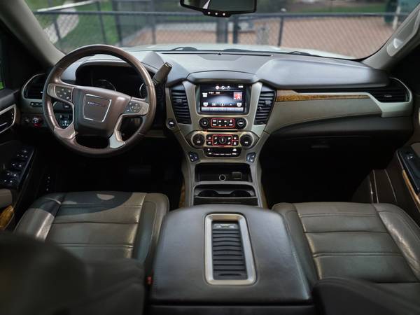 2015 GMC Yukon Denali 4x4 Automatic — photo 7