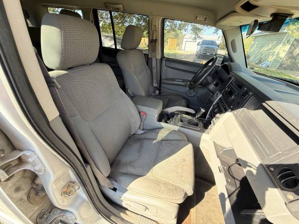 2006 Jeep Commander Base — photo 6