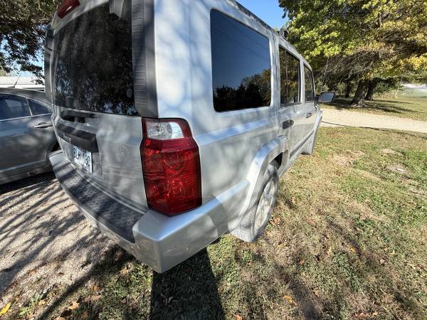 2006 Jeep Commander Base — photo 4