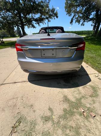 2013 Chrysler 200 LX 4dr Sedan Automatic — photo 6