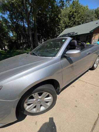 2013 Chrysler 200 LX 4dr Sedan Automatic — photo 1