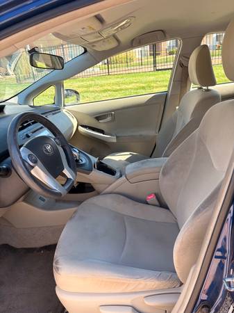 2011 Toyota Prius Two 5dr Hatchback CVT — photo 5