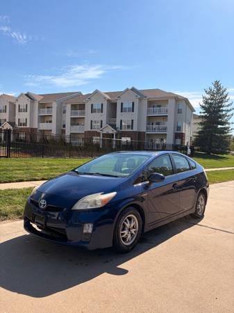2011 Toyota Prius Two 5dr Hatchback CVT — photo 1