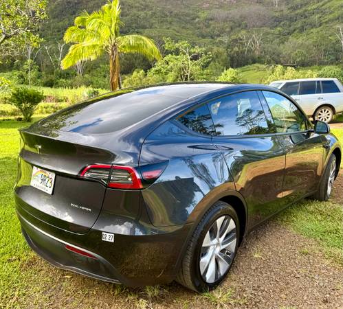 2024 Tesla Model Y Base — photo 4