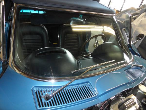 1966 Chevrolet Corvette Convertible — photo 7