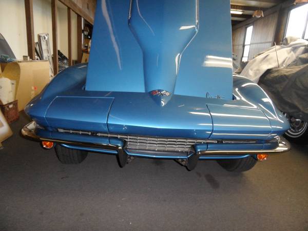 1966 Chevrolet Corvette Convertible — photo 12