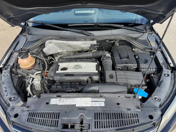 2012 Volkswagen Tiguan SEL 4dr All-wheel Drive 4MOTION Automatic — photo 9