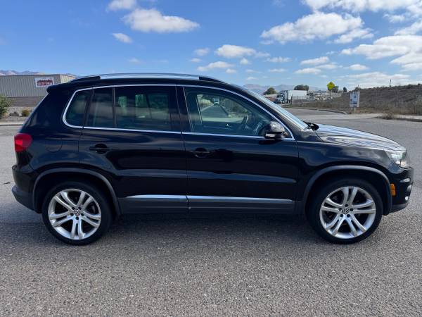 2012 Volkswagen Tiguan SEL 4dr All-wheel Drive 4MOTION Automatic — photo 4