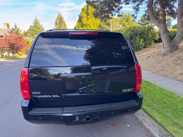 2012 GMC Yukon XL 1500 SLT 4x2 Automatic — photo 6