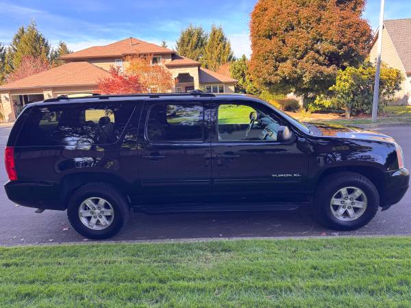 2012 GMC Yukon XL 1500 SLT 4x2 Automatic — photo 4