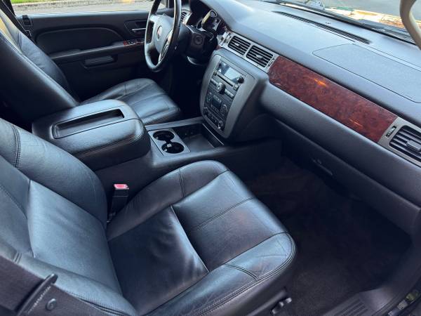 2012 GMC Yukon XL 1500 SLT 4x2 Automatic — photo 11