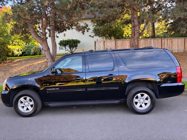 2012 GMC Yukon XL 1500 SLT 4x2 Automatic — photo 8