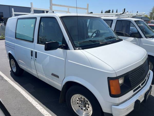 1993 Chevrolet Astro CL 3dr Mini-Van — photo 2