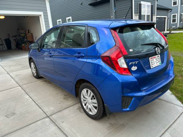 2017 Honda FIT LX 4dr Hatchback CVT — photo 3