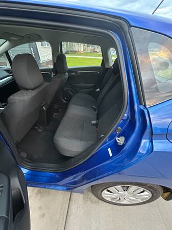 2017 Honda FIT LX 4dr Hatchback CVT — photo 7