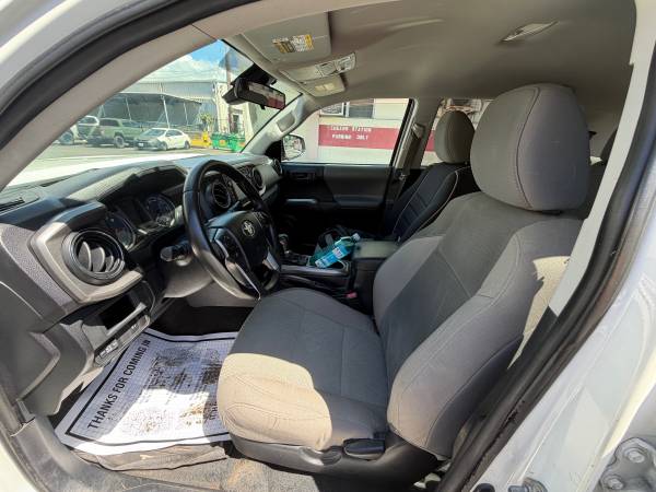 2018 Toyota Tacoma SR5 — photo 11