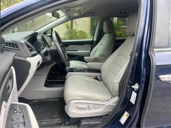 2019 Honda Odyssey EX-L Passenger Van Automatic — photo 2