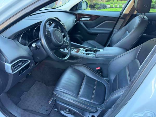 2017 Jaguar F Pace S All Wheel Drive Automatic — photo 9