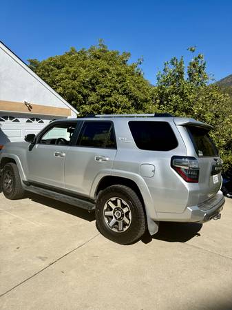 2017 Toyota 4runner TRD Off Road Premium 4dr 4x4 Automatic — photo 2