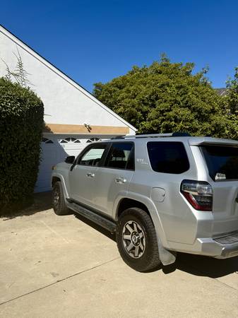 2017 Toyota 4runner TRD Off Road Premium 4dr 4x4 Automatic — photo 4