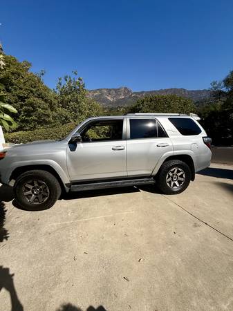 2017 Toyota 4runner TRD Off Road Premium 4dr 4x4 Automatic — photo 5
