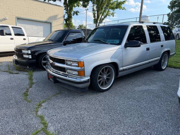 1995 Chevrolet Tahoe LS 4dr SUV — photo 4