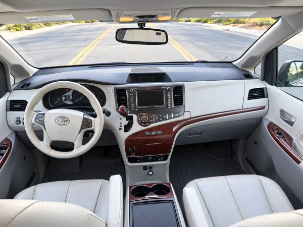 2013 Toyota Sienna LE 7 Passenger — photo 7