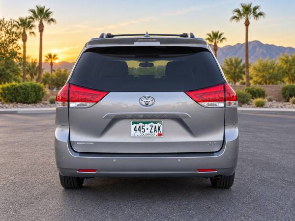 2013 Toyota Sienna LE 7 Passenger — photo 6