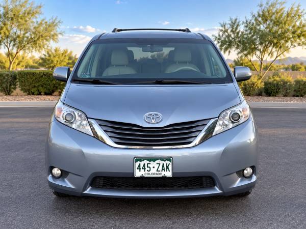 2013 Toyota Sienna LE 7 Passenger — photo 2