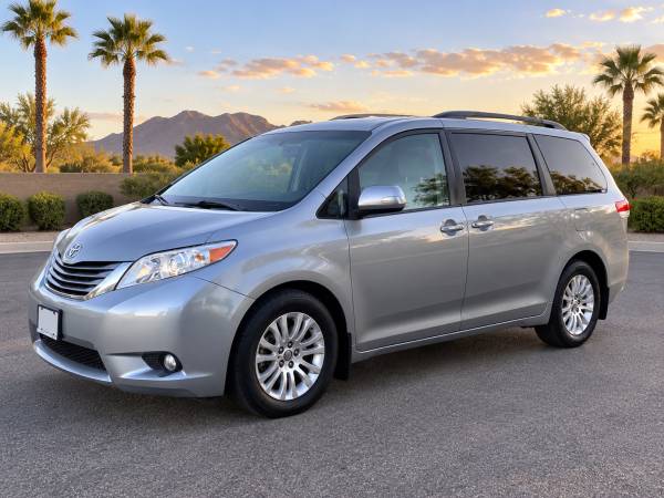 2013 Toyota Sienna LE 7 Passenger — photo 1