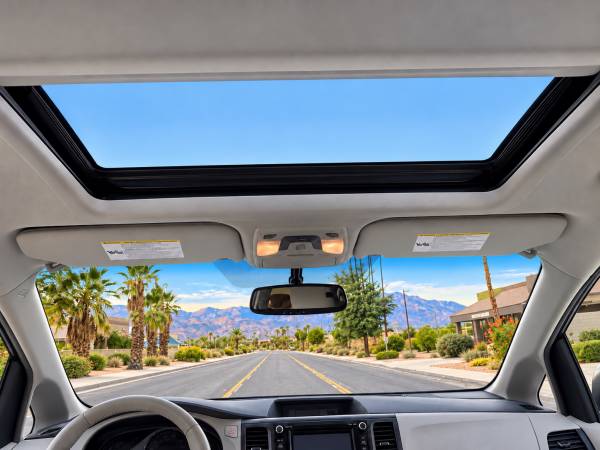 2013 Toyota Sienna LE 7 Passenger — photo 11