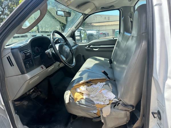 2006 Ford F-350 XL — photo 11