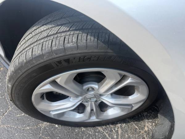 2025 Honda Accord Hybrid EX-L Sedan Front Wheel Drive CVT — photo 8
