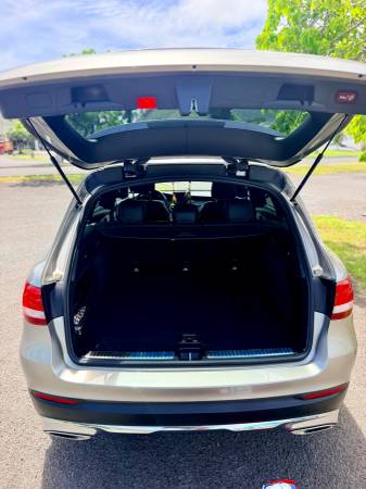 2019 Mercedes-Benz GLC 300 Base — photo 9