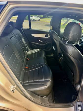 2019 Mercedes-Benz GLC 300 Base — photo 5