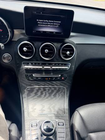 2019 Mercedes-Benz GLC 300 Base — photo 8