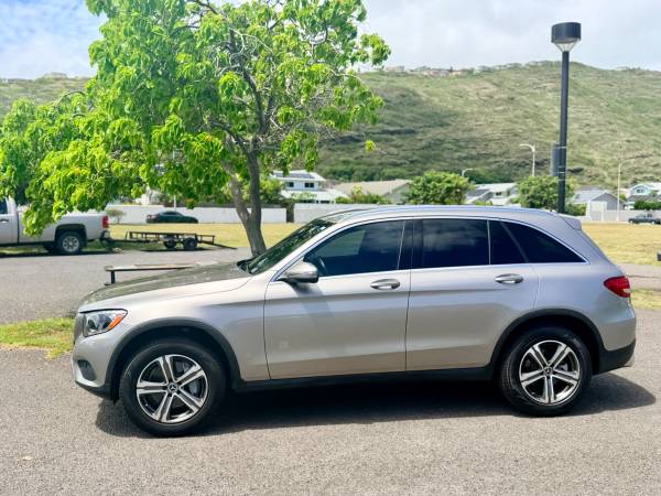 2019 Mercedes-Benz GLC 300 Base — photo 1