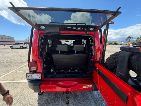 2017 Jeep Wrangler Unlimited Sahara — photo 11