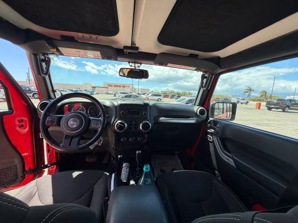 2017 Jeep Wrangler Unlimited Sahara — photo 12