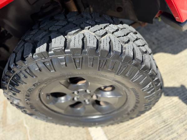 2017 Jeep Wrangler Unlimited Sahara — photo 5