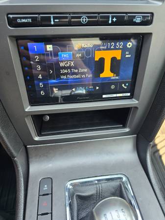 2012 Ford Mustang GT Premium — photo 10